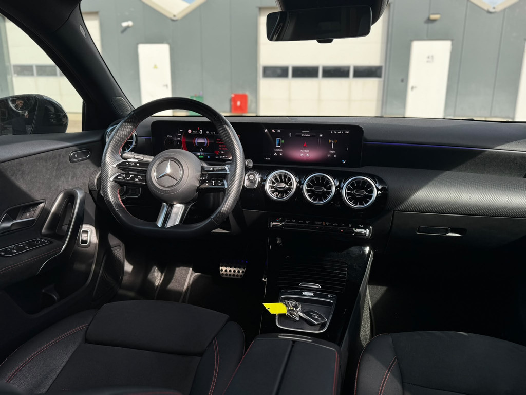 Interieur van een Mercedes A-Klasse bij We Select