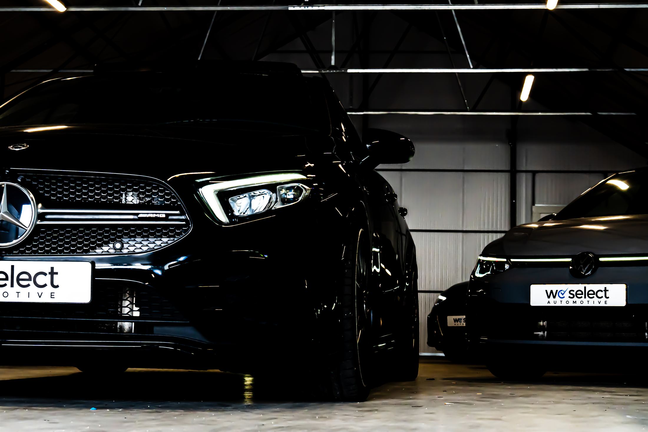 Mercedes in de showroom van We Select Automotive