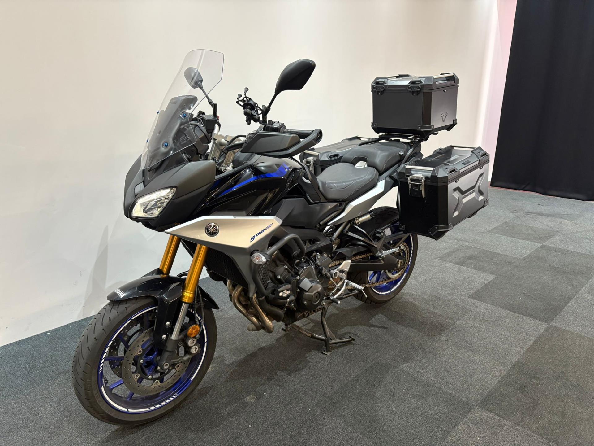 45169149-2.jpg