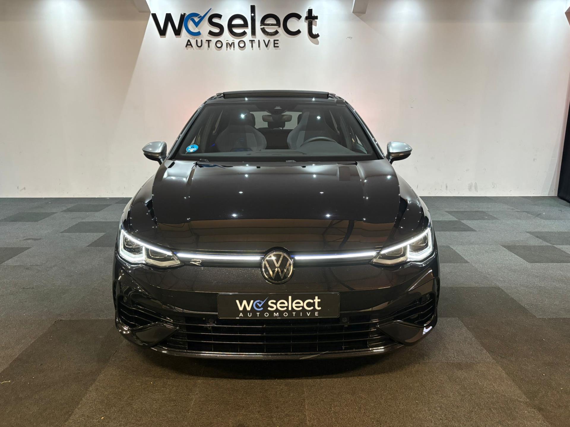 47790124-2.jpg