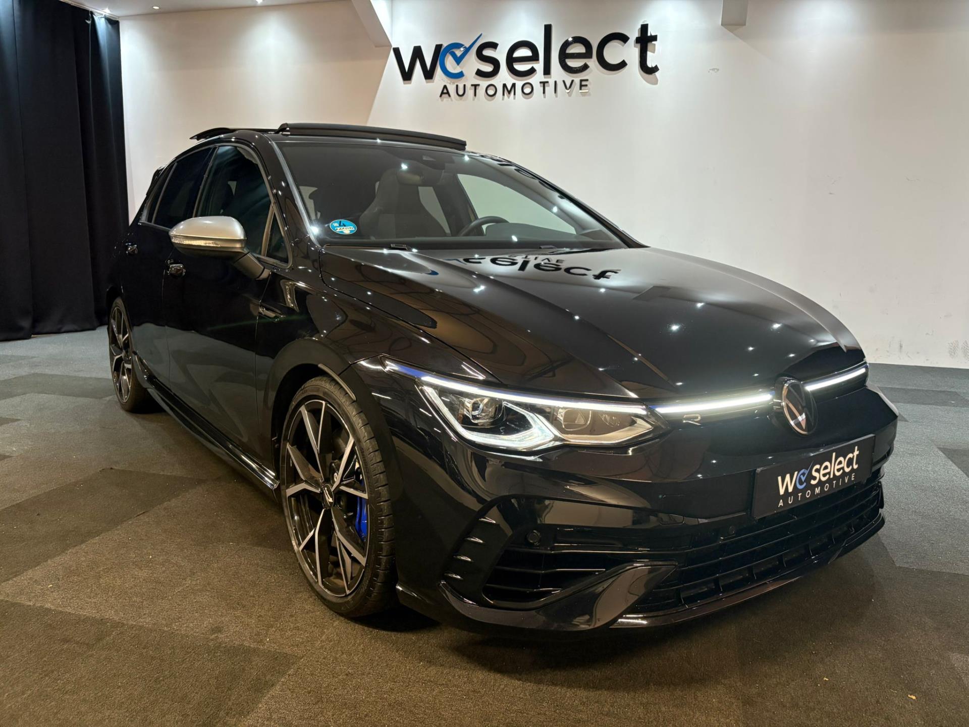 47790124-4.jpg