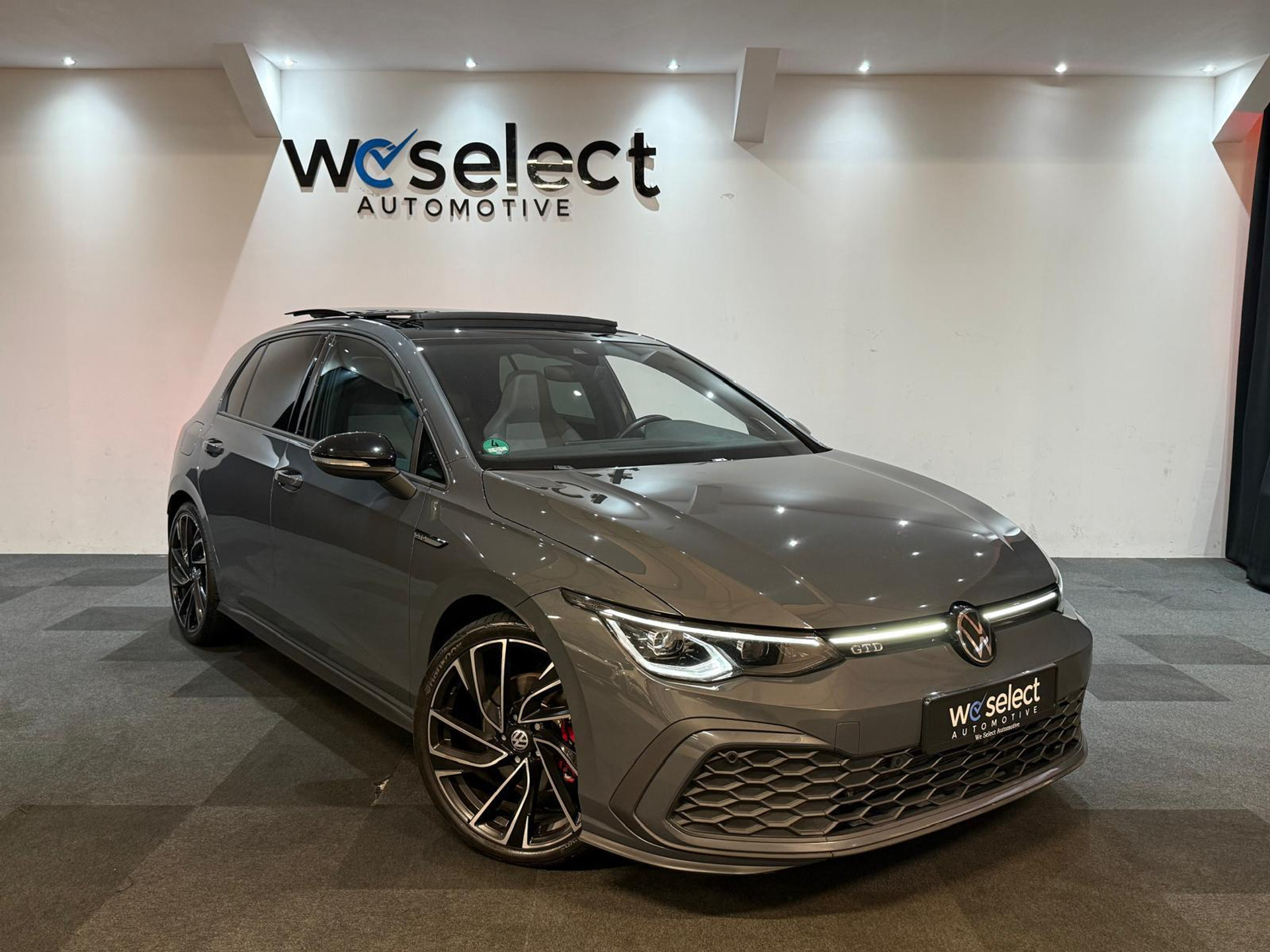 48110676-4.jpg